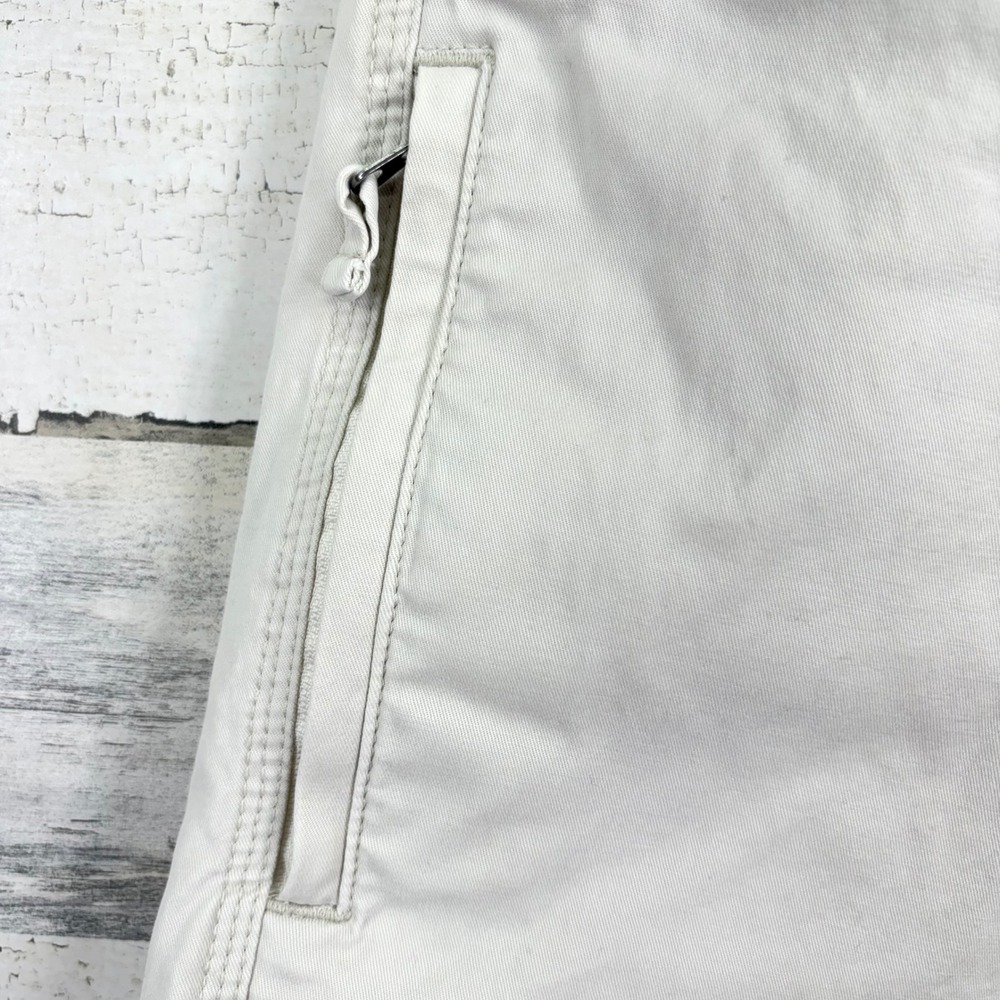 L.L.Bean Classic Fit Stone Tan 8" Inseam Shorts Mens Size 38 Cotton‎ Blend - Picture 3 of 12